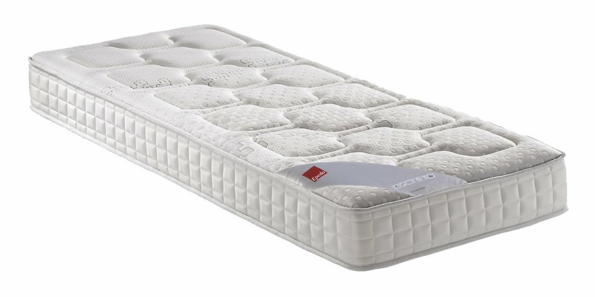 Un matelas simple blanc avec un motif matelassé et une surface texturée, présentant une qualité inégalée sur un fond blanc immaculé. Canape Paris by Atelier Bis