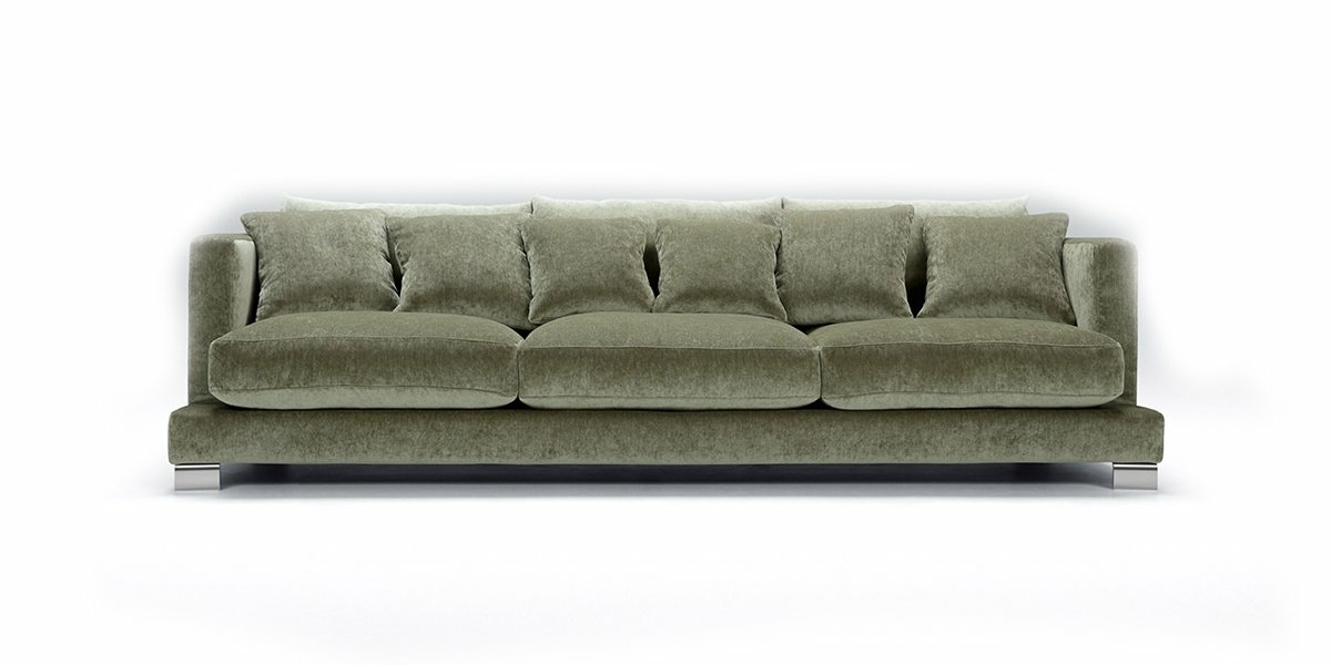 Découvrez l'élégance parisienne avec ce canapé en velours vert, doté de trois grands coussins d'assise et de cinq coussins de dossier. Conçu pour une qualité exceptionnelle, il ajoute de la sophistication à n'importe quel espace, alliant parfaitement style et confort. Canape Paris by Atelier Bis