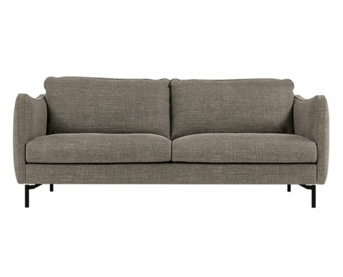 Découvrez l'élégance de notre canapé rembourré gris, doté de deux coussins d'assise moelleux et de pieds en métal noir élégants. Parfaitement conçue pour la qualité, cette pièce est un incontournable dans notre salle d'exposition. Canape Paris by Atelier Bis