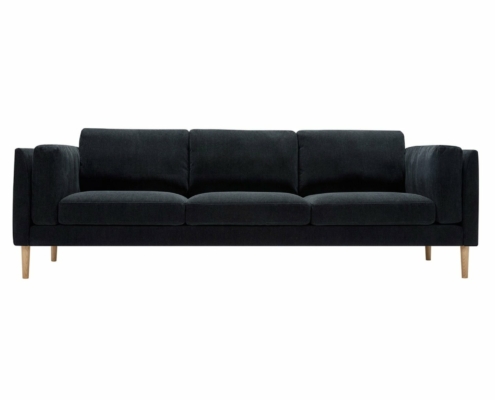 Élégant canapé noir à trois coussins et pieds en bois, reflétant la qualité parisienne, vu de face sur un fond blanc immaculé. Canape Paris by Atelier Bis