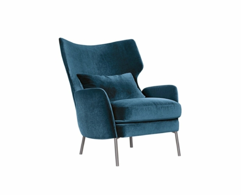 Découvrez l'élégance de notre fauteuil en velours bleu, doté d'un dossier haut et de pieds fins en métal, parfait pour tout showroom. Il est livré avec un coussin assorti pour plus de confort. Canape Paris by Atelier Bis