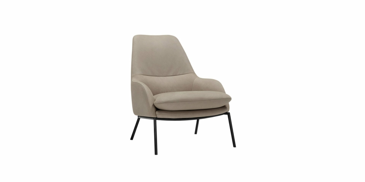 Chic et moderne, ce fauteuil lounge beige est doté d'un dossier haut et de pieds en métal noir épurés. Avec une touche d'élégance parisienne, il allie parfaitement qualité et style, sur fond blanc immaculé. Canape Paris by Atelier Bis