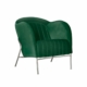 Fauteuil en velours vert avec pieds en métal argenté, doté d'un dossier incurvé et de surpiqûres verticales sur l'assise, incarnant un design de qualité showroom que vous vous attendez à trouver au cœur de Paris. Canape Paris by Atelier Bis
