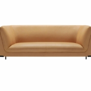 Une causeuse moderne en cuir beige avec des pieds en métal noir, mettant en valeur sa qualité et son élégance, vue de face sur fond blanc. Canape Paris by Atelier Bis