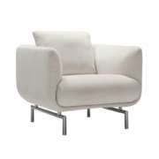 Fauteuil blanc moderne avec coussins moelleux et pieds en métal élégants, reprenant le style chic d'un canapé parisien, sur fond blanc uni. Canape Paris by Atelier Bis