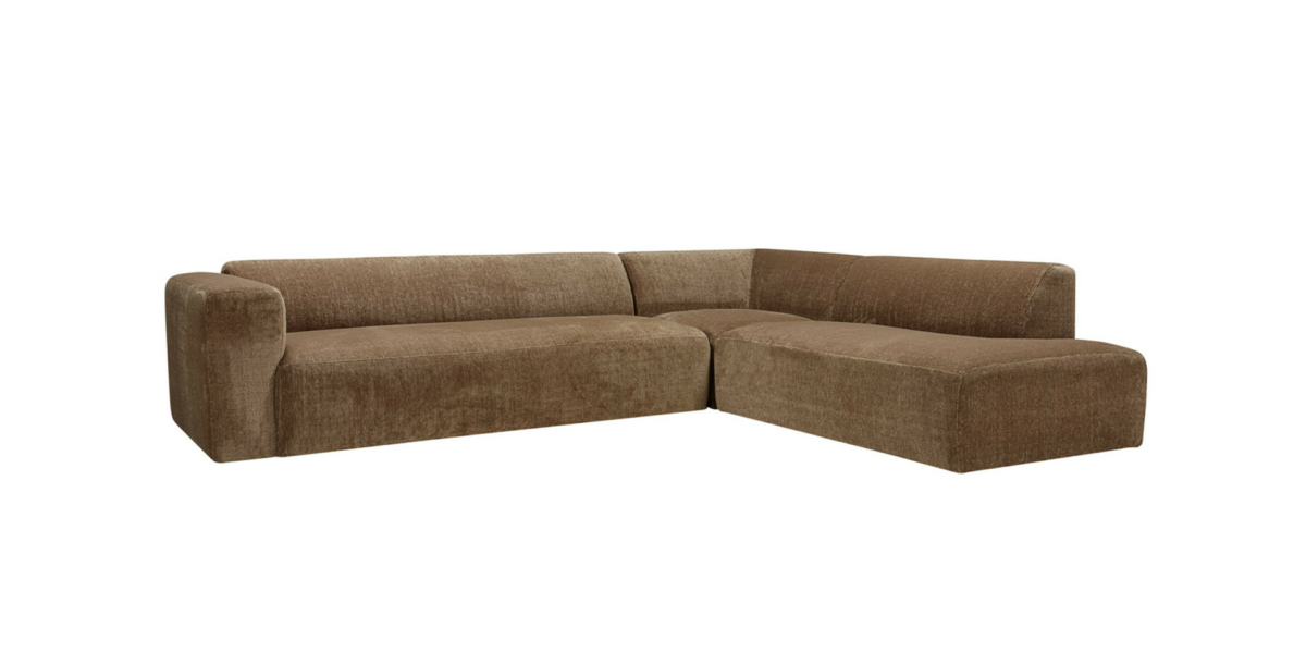 ANNIE_technical_set_sky_4_gold_beige_2 Ce canapé marron en forme de L, présenté dans un design minimaliste sur fond blanc, incarne l'élégance d'une salle d'exposition. Canape Paris by Atelier Bis