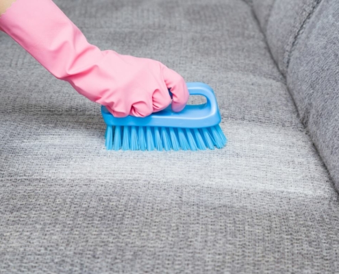 Comment nettoyer un canapé en tissu avec du bicarbonate de soude ?