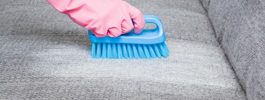 Comment nettoyer un canapé en tissu avec du bicarbonate de soude ?